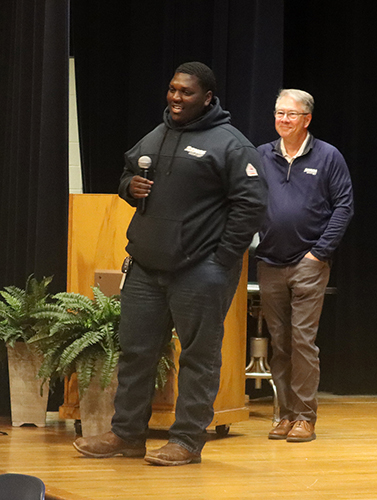 Atmos Energy speaking with MDCC students